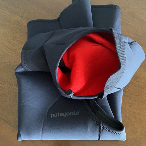 Patagonia Other - PATAGONIA YULEX WATER HEATED HOODED VEST BLACK🖤